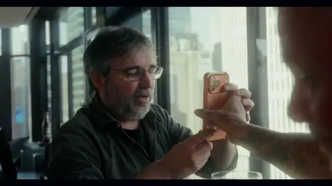 La llamada de Stephanie Cayo a Alejandro Sanz en directo en plena entrevista en Lo de Évole: "Justo estábamos hablando de ti" La llamada de Stephanie Cayo a Alejandro Sanz en directo en plena entrevista en Lo de Évole: "Justo estábamos hablando de ti"