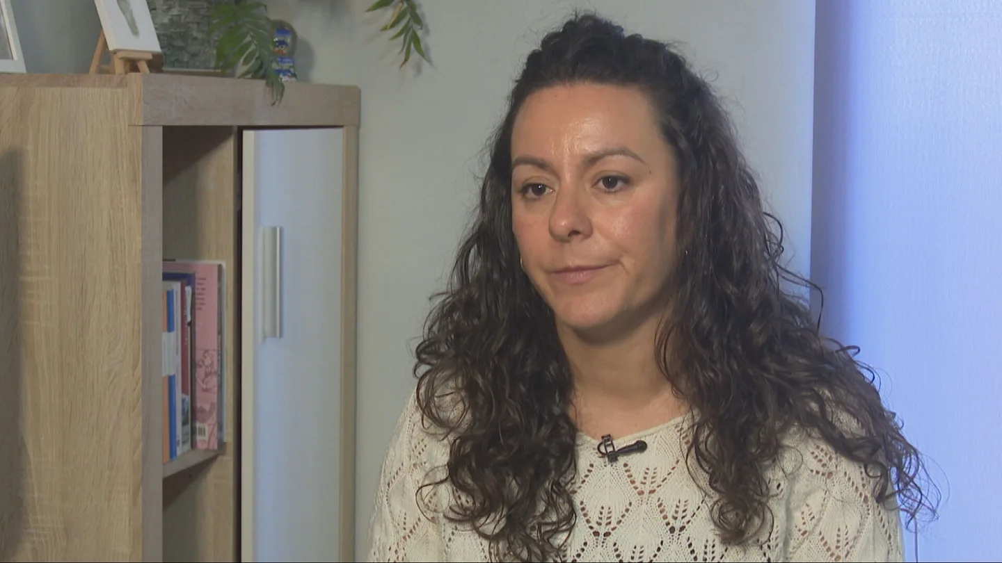 Un comité clínico de Madrid obligó a Reyes a viajar a Bruselas para poder abortar: "Pensé que iba a morir con mi bebé en ese avión". Un comité clínico de Madrid obligó a Reyes a viajar a Bruselas para poder abortar: "Pensé que iba a morir con mi bebé en ese avión".