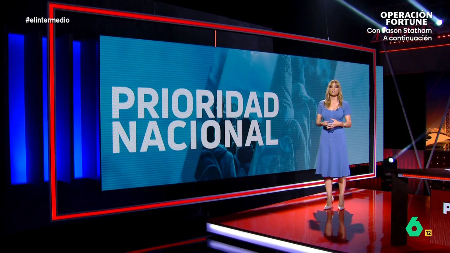 Sandra Sabatés desmiente los bulos que está usando Vox "para justificar la necesidad de su prioridad nacional" La presentadora repasa alguna de las mentiras que han dicho algunos miembros del partido liderado por Santiago Abascal que, por ejemplo, relacionan el colapso de la sanidad con el uso que los migrantes hacen ella.