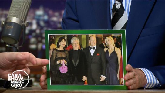 Almod&oacute;var recuerda el 'tierra, tr&aacute;game' con Charlene de M&oacute;naco en el Baile de la Rosa: "&iquest;Te est&aacute;s cagando en m&iacute;?"