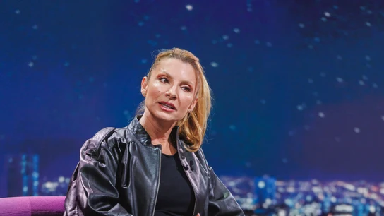 Najwa Nimri, sobre el actor que hizo "el paria" con ella y luego se quedó "doblado": "A los chicos les da rabia cuando puedes con ellos" Najwa Nimri, sobre el actor que hizo "el paria" con ella y luego se quedó "doblado": "A los chicos les da rabia cuando puedes con ellos"