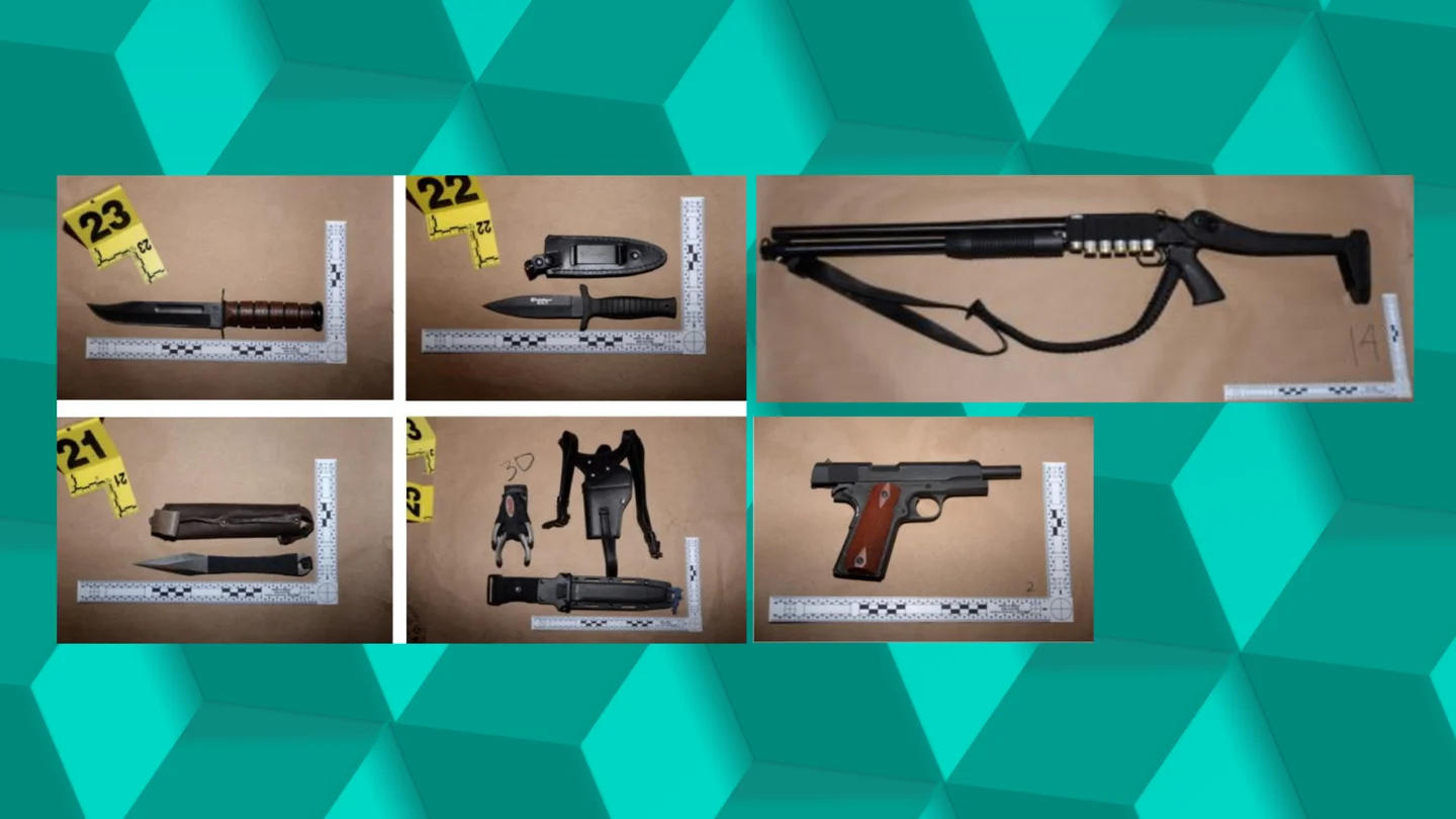 Una escopeta Mossberg, una semiautomática y tres cuchillos: el arsenal de armas de Allen para asesinar al presidente Trump Una escopeta Mossberg, una semiautomática y tres cuchillos: el arsenal de armas de Allen para asesinar al presidente Trump