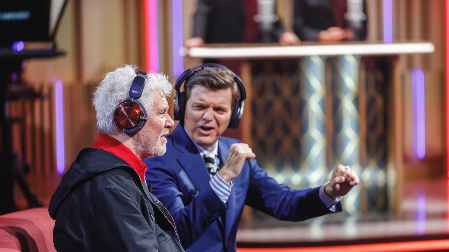 Pedro Almodóvar firma un pleno en el reto musical de Marc Giró en Cara al Show Pedro Almodóvar firma un pleno en el reto musical de Marc Giró en Cara al Show