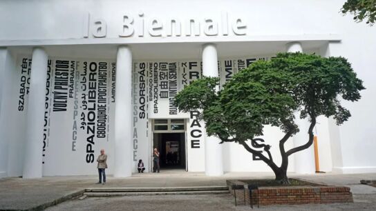 Dimite en bloque el jurado de la Bienal de Venecia ante la pol&eacute;mica por la presencia de Israel y Rusia