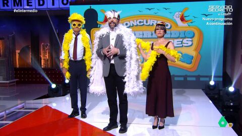 Dani Mateo inaugura este curioso concurso en el que compiten el presentado de El Intermedio y Thais Villas. Ambos deben mostrar su habilidad para imitar el graznido de esa ave. 