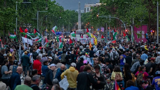 Manifestación en Barcelona para exigir la liberación de los activistas retenidos por Israel Manifestación en Barcelona para exigir la liberación de los activistas retenidos por Israel