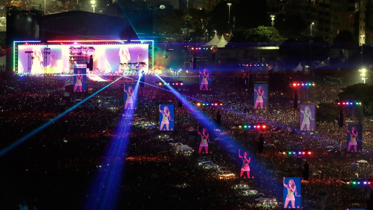 Shakira desata la locura y conquista Copacabana en un megaconcierto histórico: reunió a dos millones de personas