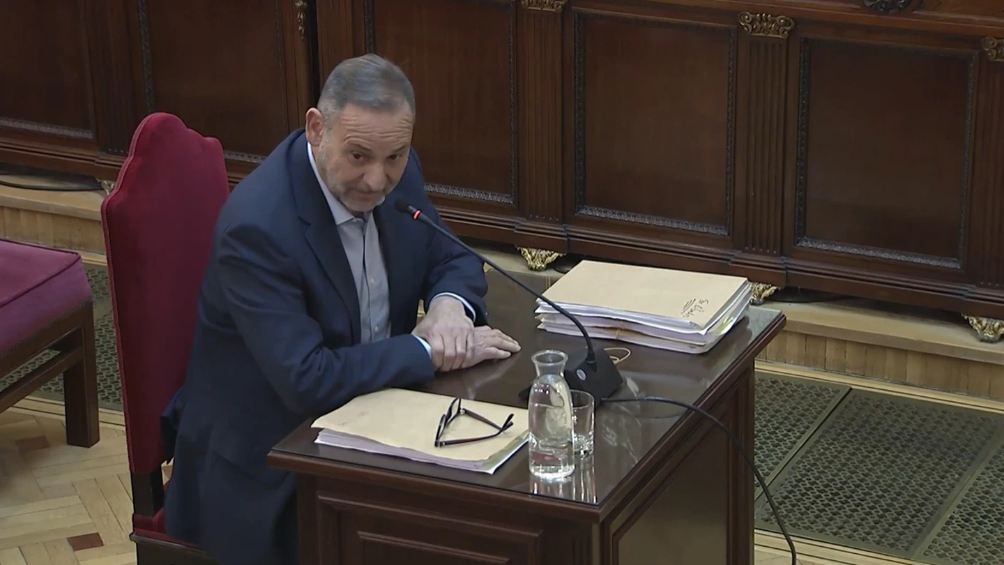 El exministro de Transportes José Luis Ábalos declara como acusado en el juicio del Tribunal Supremo. El exministro de Transportes José Luis Ábalos declara como acusado en el juicio del Tribunal Supremo.