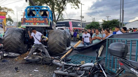 Al menos tres muertos y m&aacute;s de 38 heridos en un accidente en una exhibici&oacute;n de Monster Truck en Colombia
