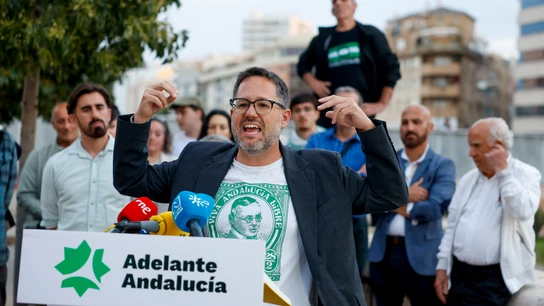 El candidato de Adelante Andalucía a la presidencia de la Junta de Andalucía, José Ignacio García, durante el acto de inicio de campaña en Málaga. El candidato de Adelante Andalucía a la presidencia de la Junta de Andalucía, José Ignacio García, durante el acto de inicio de campaña en Málaga.