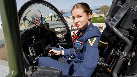 El impresionante vídeo de la princesa Leonor pilotando por primera vez un caza de combate El impresionante vídeo de la princesa Leonor pilotando por primera vez un caza de combate
