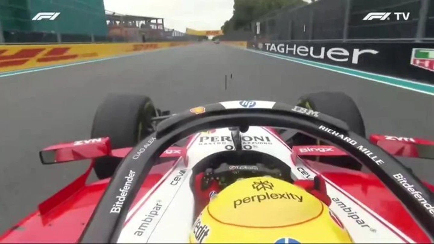 La imagen más llamativa del GP de Miami: Hamilton hace una peineta a Colapinto tras un encontronazo La imagen más llamativa del GP de Miami: Hamilton hace una peineta a Colapinto tras un encontronazo
