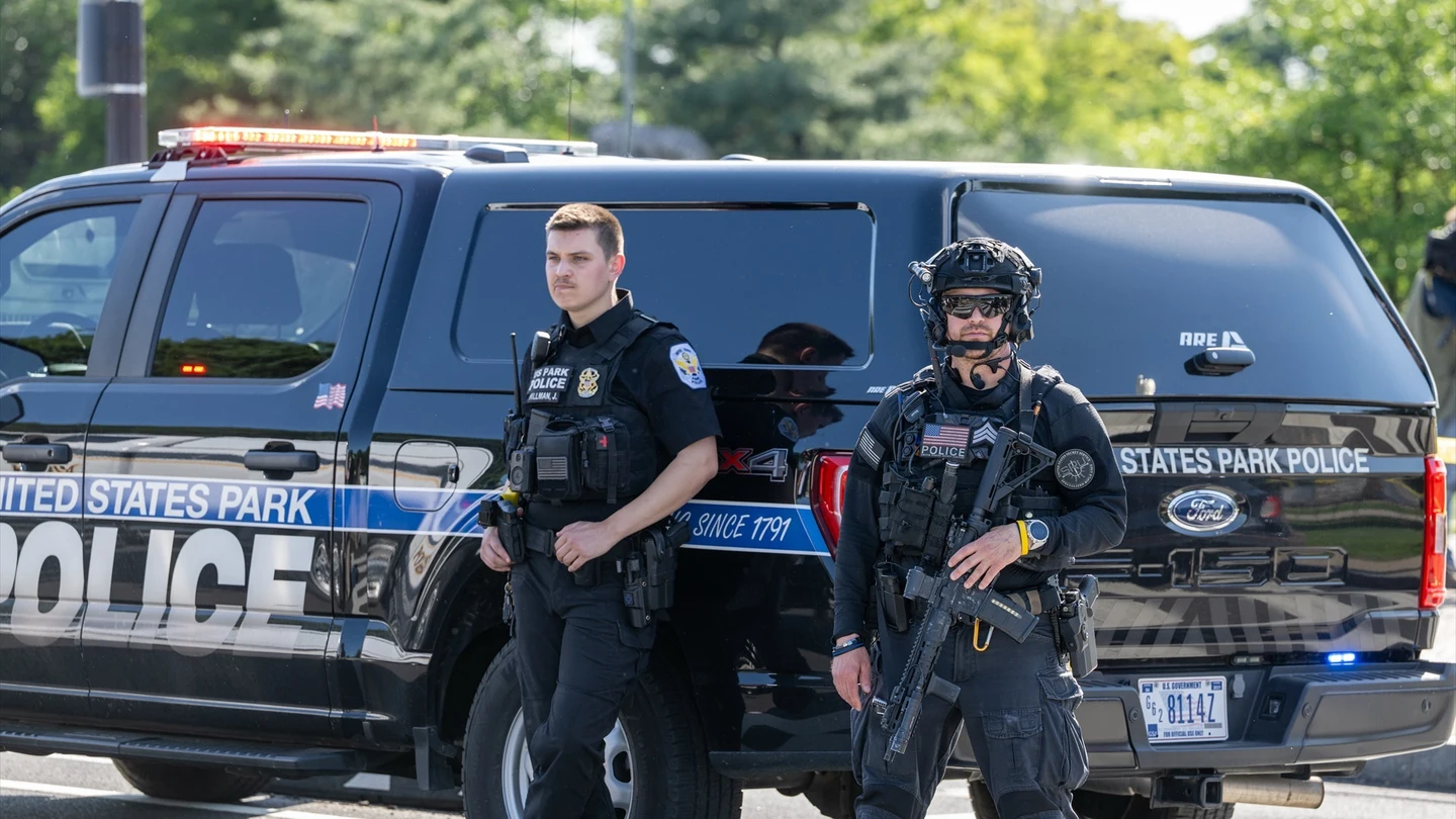 Agentes desplegados tras un tiroteo cerca de la Casa Blanca. Agentes desplegados tras un tiroteo cerca de la Casa Blanca.