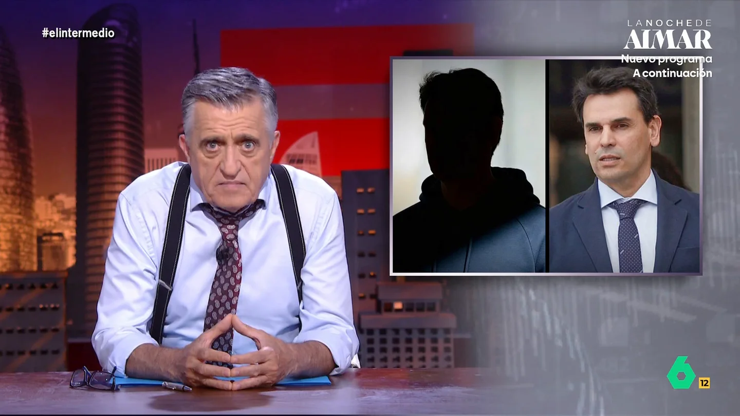 Wyoming, tras el cambio de versión de MAR: "¿Inverosímil? No tanto como para creernos que se le ha ocurrido decir una verdad" Hoy declaraba Miguel Ángel Rodríguez, imputado por revelación de secretos, y ante las preguntas de los periodistas daba dos versiones diferentes sobre los hechos de los que se le acusan. La reacción de Wyoming, en este vídeo.