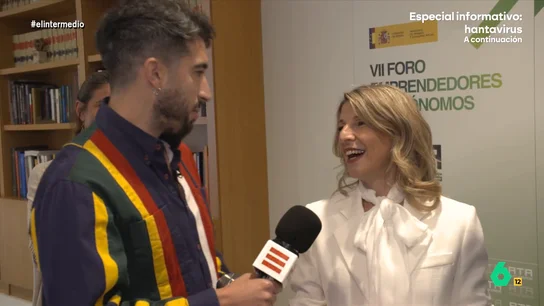 La reacción de Isma Juárez cuando Yolanda Díaz le pregunta por sorpresa si es autónomo: "Me paga Wyoming" La reacción de Isma Juárez cuando Yolanda Díaz le pregunta por sorpresa si es autónomo: "Me paga Wyoming"