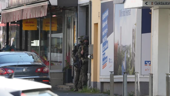 Atraco con rehenes a un banco en Sinzig, Alemania Atraco con rehenes a un banco en Sinzig, Alemania