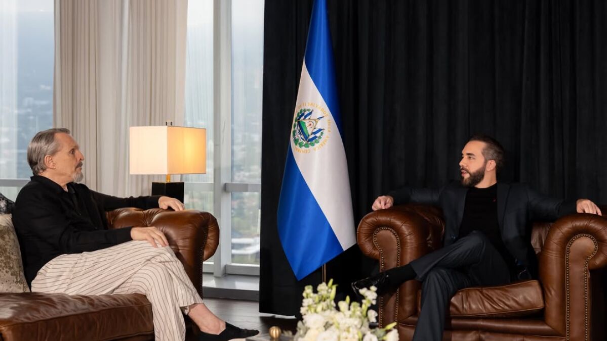 El polémico encuentro de Miguel Bosé con Bukele en El Salvador: 