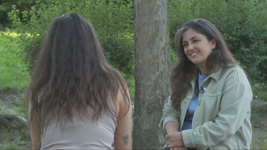 Myriam, de espaldas