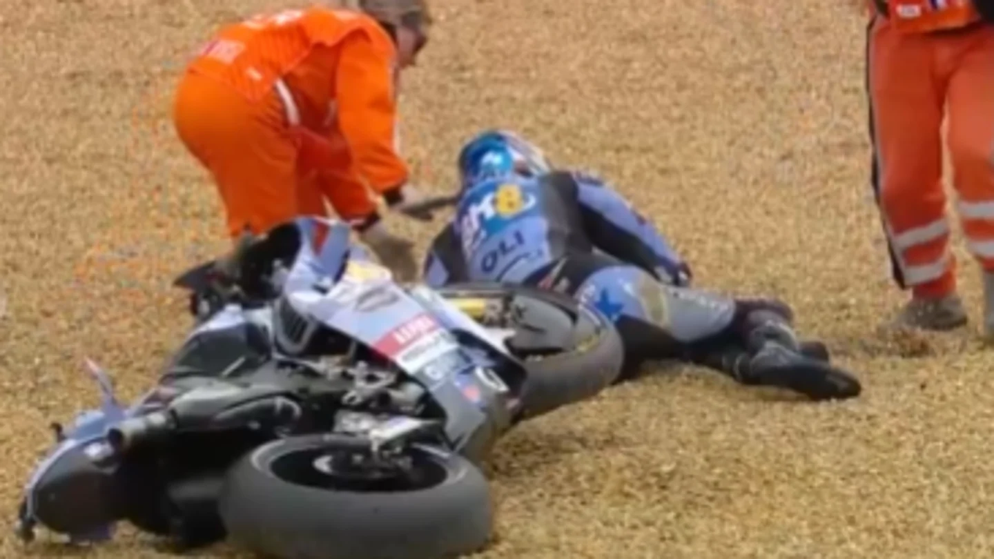 ¡Dura caída de Álex Márquez en la carrera del GP de Francia! ¡Dura caída de Álex Márquez en la carrera del GP de Francia!