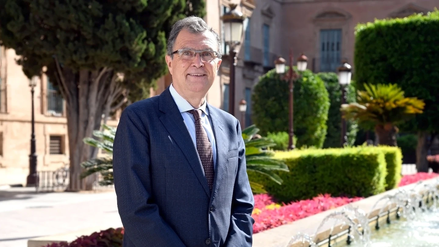 Muere el alcalde de Murcia, José Ballesta, a los 67 años. Muere el alcalde de Murcia, José Ballesta, a los 67 años.