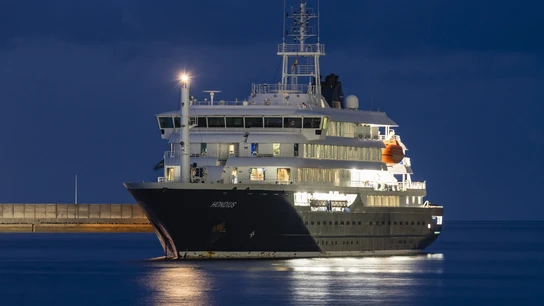 El crucero MV Hondius fondea cerca del puerto de Granadilla, a 10 de mayo de 2026, en Granadilla de Abona, Tenerife, Islas Canarias (España). El crucero MV Hondius fondea cerca del puerto de Granadilla, a 10 de mayo de 2026, en Granadilla de Abona, Tenerife, Islas Canarias (España).