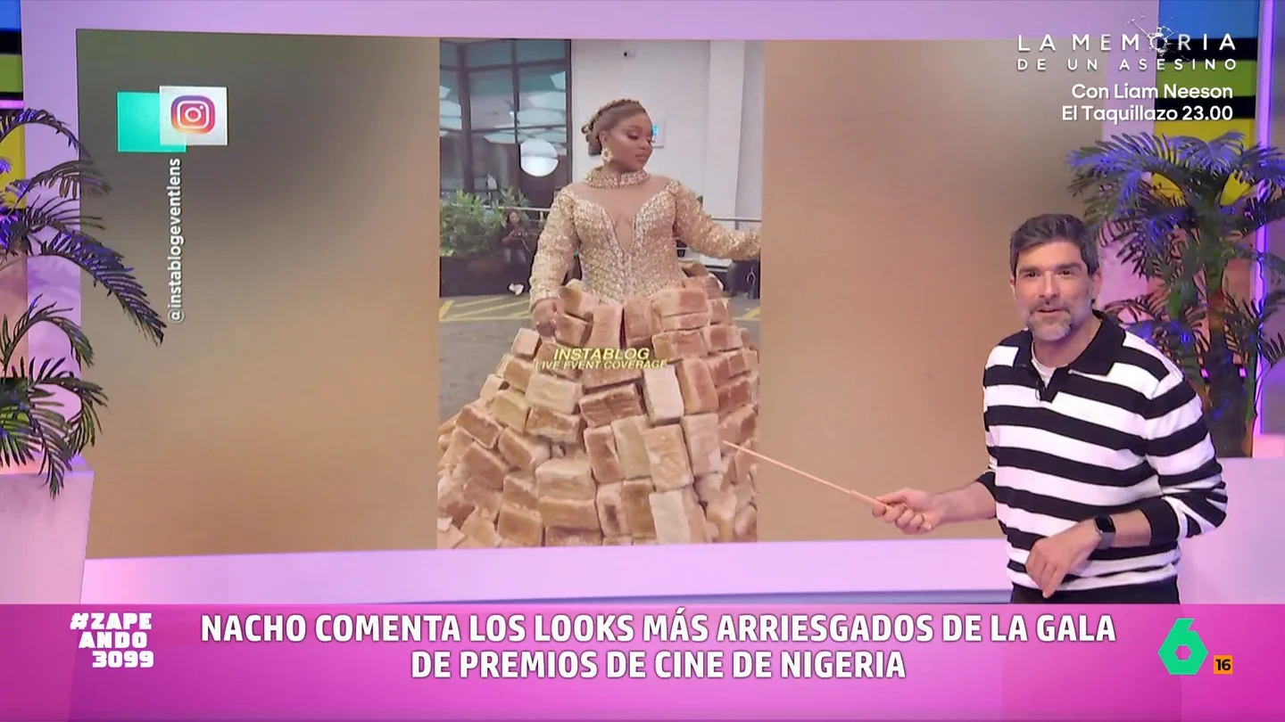 Nacho García analiza los looks más arriesgados de los Premios de Cine de Nigeria: "¡Gracias por entender Internet!" El zapeador se vuelve a convertir en el analista de moda del programa para comentar los looks más extravagantes de la alfombra roja de este evento que se ha celebrado en el país africano.