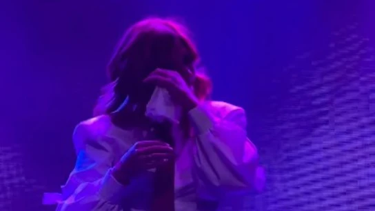 Leire Martínez se derrumba tras la vuelta de La Oreja de Van Gogh con Amaia Montero. Leire Martínez se derrumba tras la vuelta de La Oreja de Van Gogh con Amaia Montero.