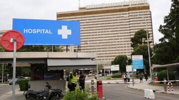 Hospital G&oacute;mez Ulla donde permanecen en cuarentena los 14 espa&ntilde;oles que viajaban en el MV Hondius