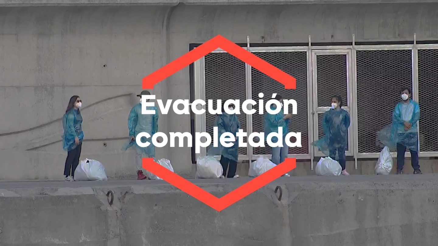 Un amarre en el puerto 'in extremis' por el viento y un éxito de operativo: termina la evacuación en Tenerife del crucero con hantavirus Un amarre en el puerto 'in extremis' por el viento y un éxito de operativo: termina la evacuación en Tenerife del crucero con hantavirus
