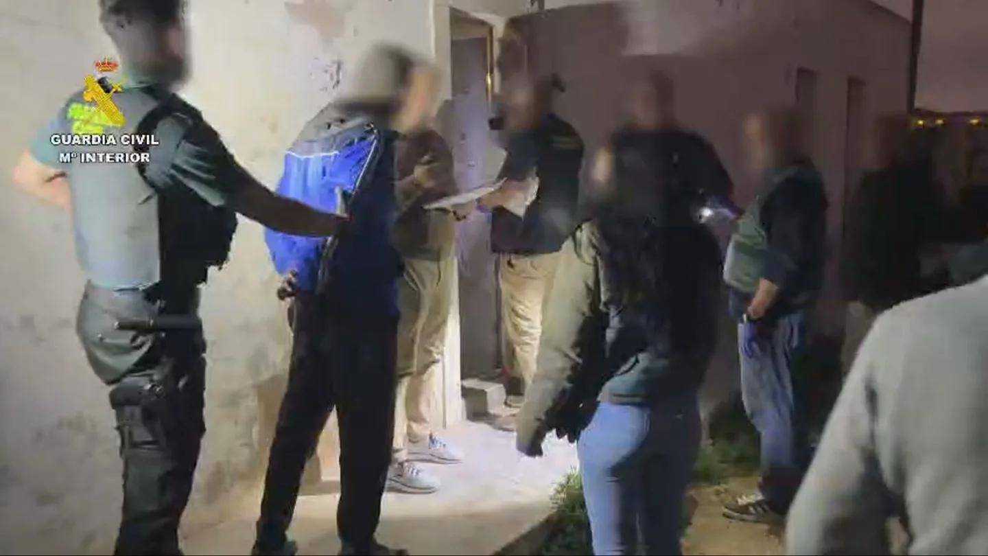 La Guardia Civil detiene al sospechoso en Pilar de la Horadada (Alicante) La Guardia Civil detiene al sospechoso en Pilar de la Horadada (Alicante)