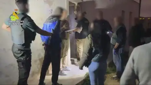 La Guardia Civil detiene al sospechoso en Pilar de la Horadada (Alicante) La Guardia Civil detiene al sospechoso en Pilar de la Horadada (Alicante)