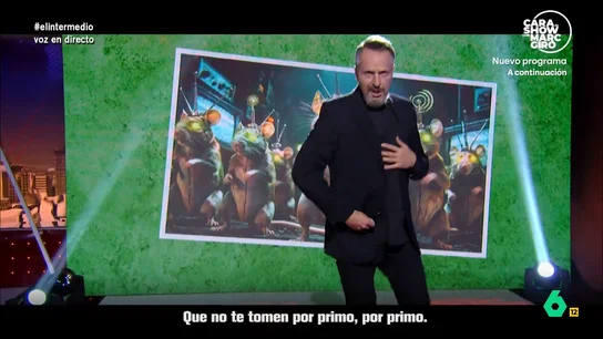 'Miguel Bosé' versiona 'Amante bandido' para hablar del hantavirus: "¡Qué virus! Son ratones teledirigidos" Raúl Pérez se convierte en Miguel Bosé para hablar de la crisis del hantavirus, según él "una fantochada de virus" que el Gobierno está usando como cortina de humo para que no se sepa que Ábalos "es un cyborg".