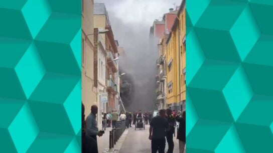 Explota una bomba de butano en un edificio de Barcelona 