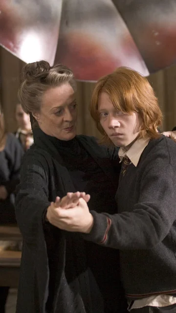 Profesora McGonagall y Ron en Harry Potter Profesora McGonagall y Ron en Harry Potter