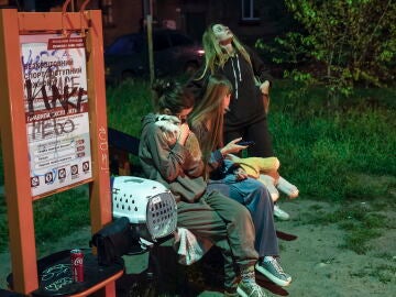 Locales en Kyiv, alrededor de que los restos de un dron ruso interceptado cayera sobre el techo de un edificio residencial 