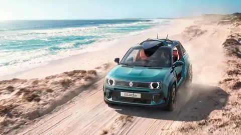 Renault sigue cambiándolo todo con una edición surfera de uno de sus revival clásicos Renault sigue cambiándolo todo con una edición surfera de uno de sus revival clásicos