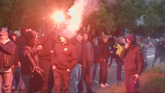 Hasta 400 nazis incendian un albergue para solicitantes de asilo en Países Bajos con 15 refugiados dentro Hasta 400 nazis incendian un albergue para solicitantes de asilo en Países Bajos con 15 refugiados dentro