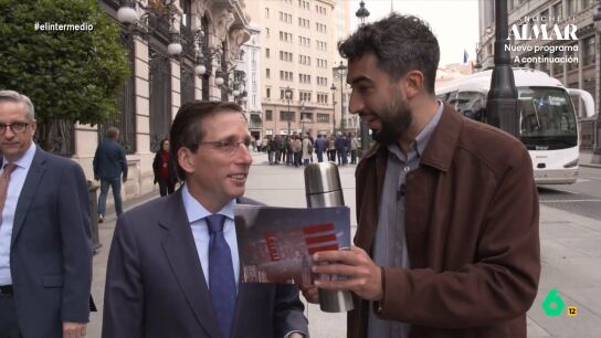 El reportero charla con el alcalde de Madrid sobre la pr&oacute;xima visita del papa Le&oacute;n XIV a la capital. El sumo pont&iacute;fice, entre otros actos, llevar&aacute; a cabo una misa en el Bernab&eacute;u. 