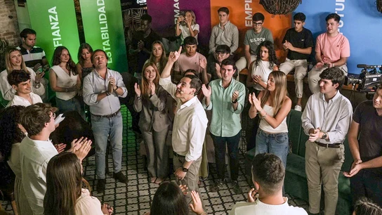 Juanma Moreno en un acto con las juventudes en Córdoba Juanma Moreno en un acto con las juventudes en Córdoba