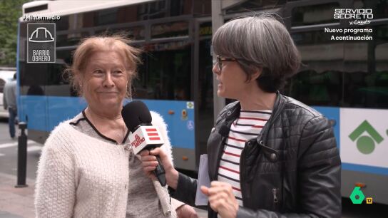La reportera charla con gente que vive en un barrio rico y en un barrio obrero para conocer qu&eacute; desayunan y ver, de esta manera, si los desayunos en ambos barrios se parecen o, en cambio, tienen diferencias notables. 