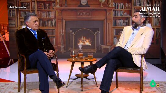 El Gran Wyoming y Dani Mateo se ponen sus mejores galas para convertirse en los colaboradores m&aacute;s aristocr&aacute;ticos de El Intermedio y analizar las &uacute;ltimas noticias sobre los 'royals' con su particular humor. 