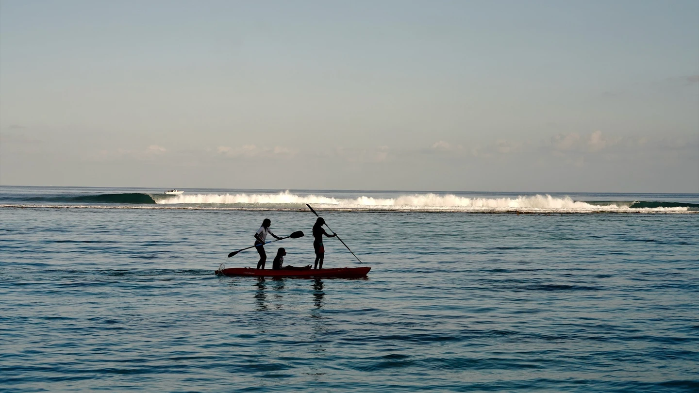 Ola de accidentes en Maldivas: muere un español que practicaba surf tras recuperar los cuerpos de los cinco buceadores italianos Ola de accidentes en Maldivas: muere un español que practicaba surf tras recuperar los cuerpos de los cinco buceadores italianos