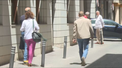 Mar&iacute;a Jes&uacute;s Montero abandona la sede del PSOE-A por la puerta de atr&aacute;s