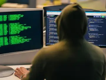 Saltan las alarmas con WhatsApp, te contamos cómo prevenir las estafas que se realizan a diario Saltan las alarmas con WhatsApp, te contamos cómo prevenir las estafas que se realizan a diario
