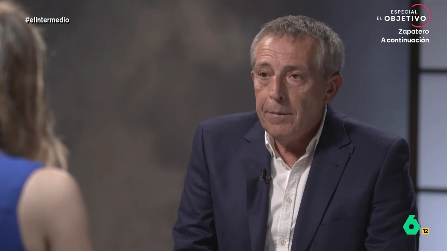 Miguel Ángel Campos, sobre la imputación de Zapatero: "Si sabe que está delinquiendo, no encaja que mezcle en esto a sus hijas" "En todas las operaciones que hemos visto de corrupción, nadie mete a la familia más directa. Siempre hacen uso de testaferros", afirma Miguel Ángel Campos en su análisis de la imputación de José Luis Rodríguez Zapatero.