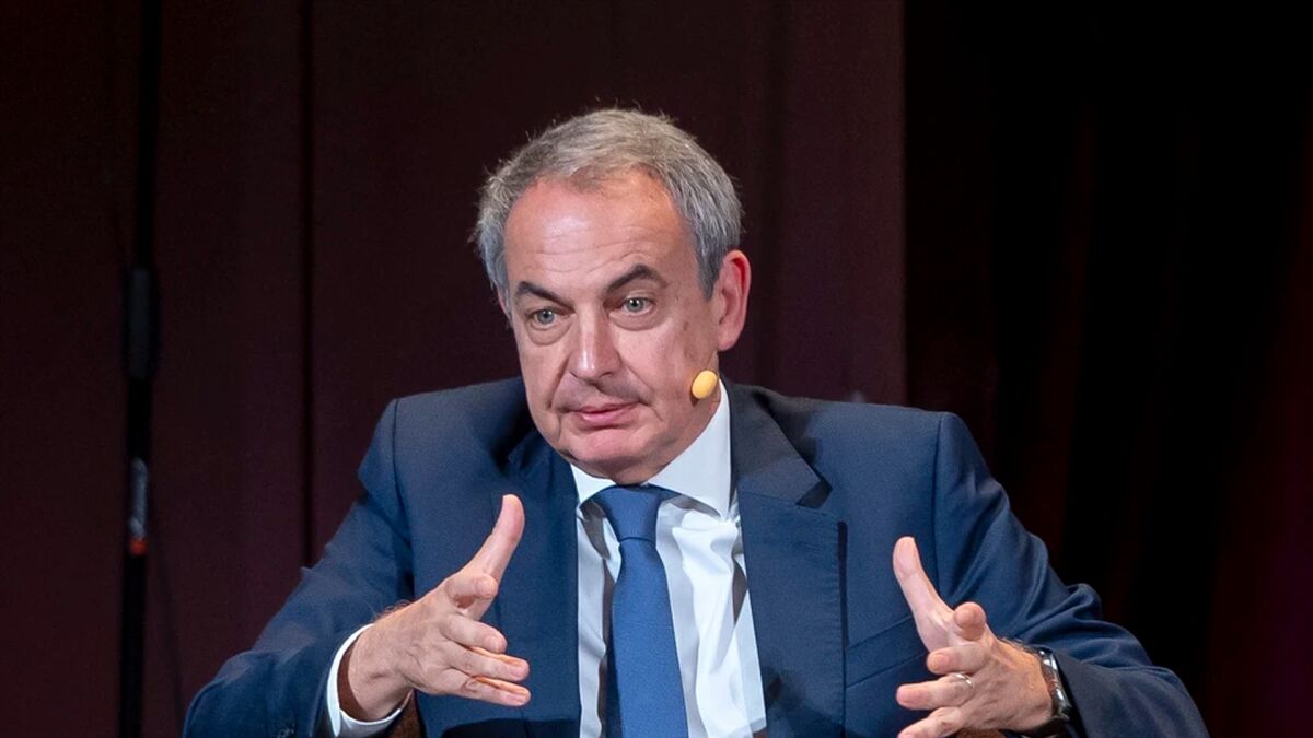 La "boutique financiera" de Zapatero con el amigo Julito o la secretaria Gertrudis: quién es quién en el caso Plus Ultra