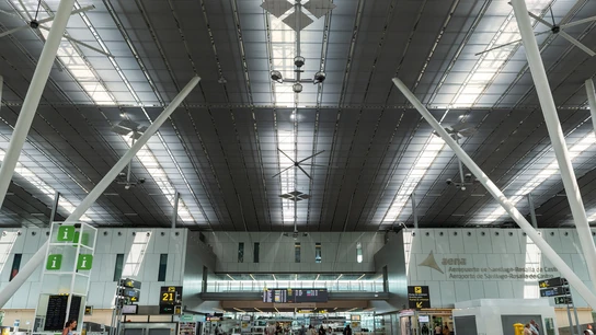 aeropuerto de Santiago-Rosalía de Castro aeropuerto de Santiago-Rosalía de Castro