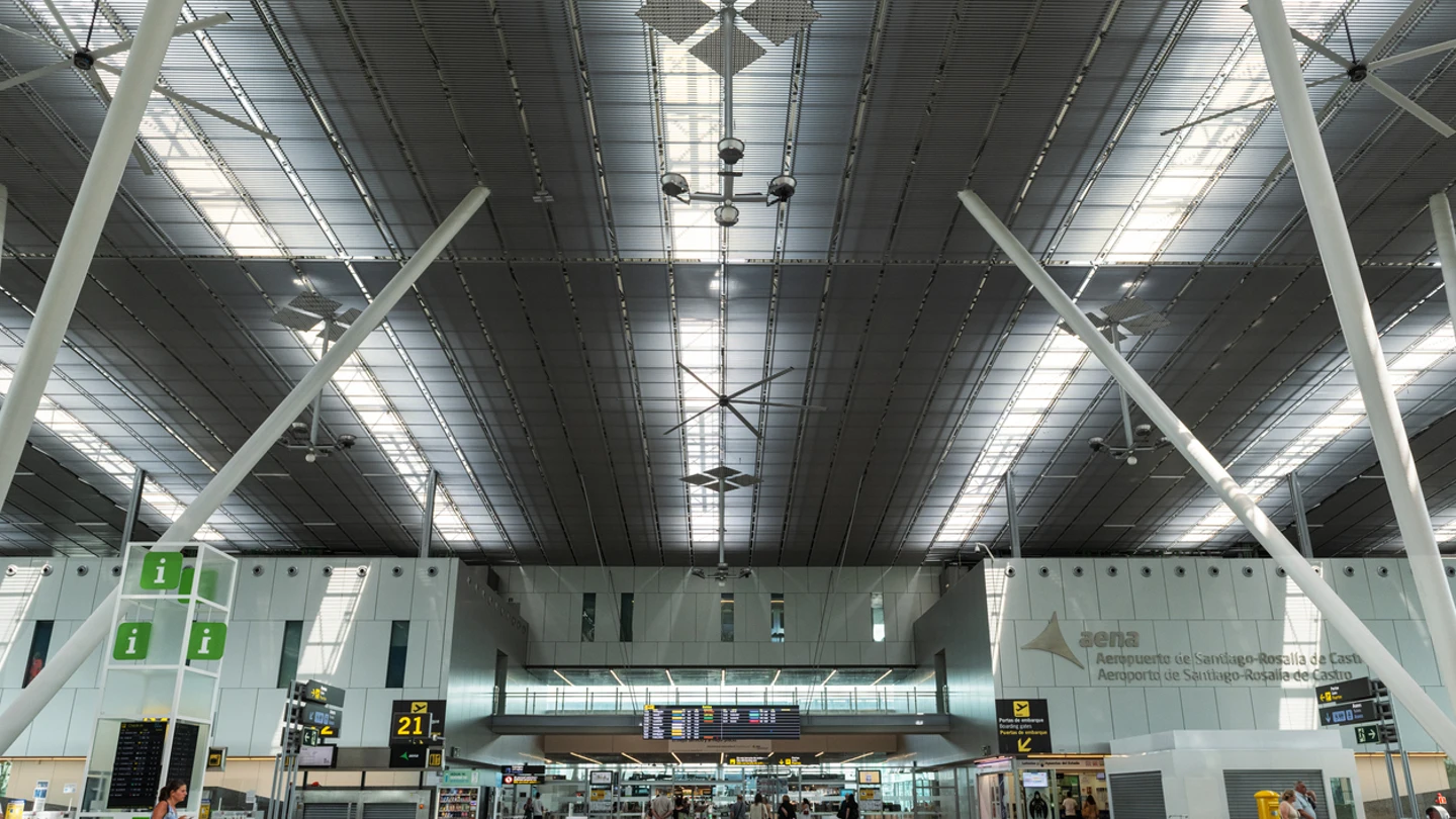 aeropuerto de Santiago-Rosalía de Castro aeropuerto de Santiago-Rosalía de Castro