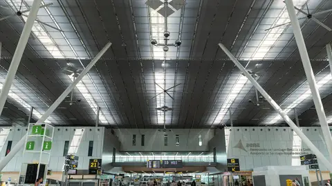 aeropuerto de Santiago-Rosalía de Castro aeropuerto de Santiago-Rosalía de Castro