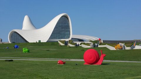 Heydar Aliyev Center de Zaha Hadid, en Bakú, Azerbaiyán